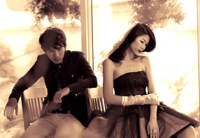 Trang Trần chia sẻ đây là lần đầu cô mặc soiree cưới mà không tươi cười rạng rỡ.